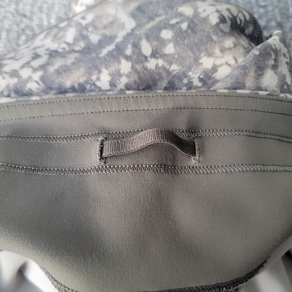 Lululemon Invigorate High Rise Tight Legging 25" Size 10 In Gritstone White Opal - Picture 7 of 14